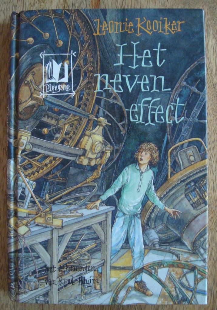 Het neveneffect - Leonie Kooiker - deel 5 Heksensteen - hc, Boeken, Kinderboeken | Jeugd | 10 tot 12 jaar, Zo goed als nieuw, Ophalen of Verzenden