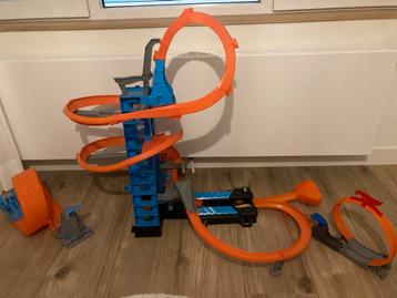 Hotwheels autobaan racebaan met looping  beschikbaar voor biedingen