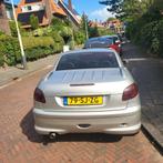 Peugeot 206 1.6 16V CC 2006 Grijs, Auto's, Peugeot, Voorwielaandrijving, 4 cilinders, Cabriolet, 4 stoelen