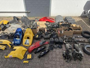 Veel Piaggo onderdelen skr en tph (125 carter) beschikbaar voor biedingen