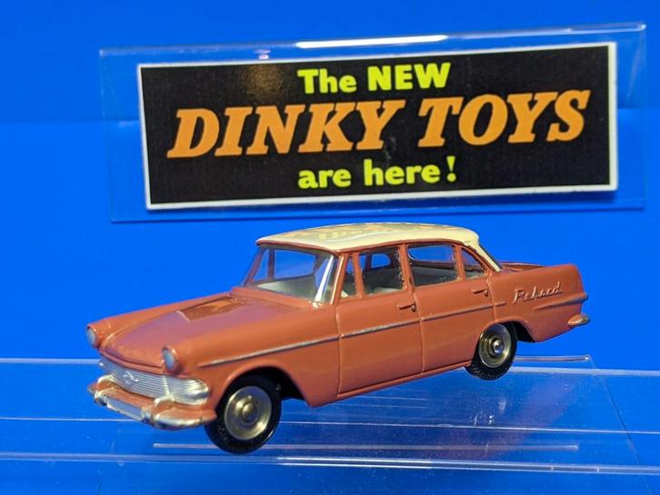 Dinky Toys France #554 Opel Rekord  1961 - 1966, Hobby en Vrije tijd, Modelauto's | 1:87, Zo goed als nieuw, Auto, Overige merken