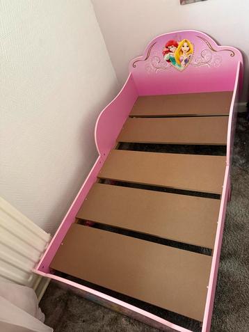 Peuterbed Prinsessen incl. Matras & Opbergkast beschikbaar voor biedingen