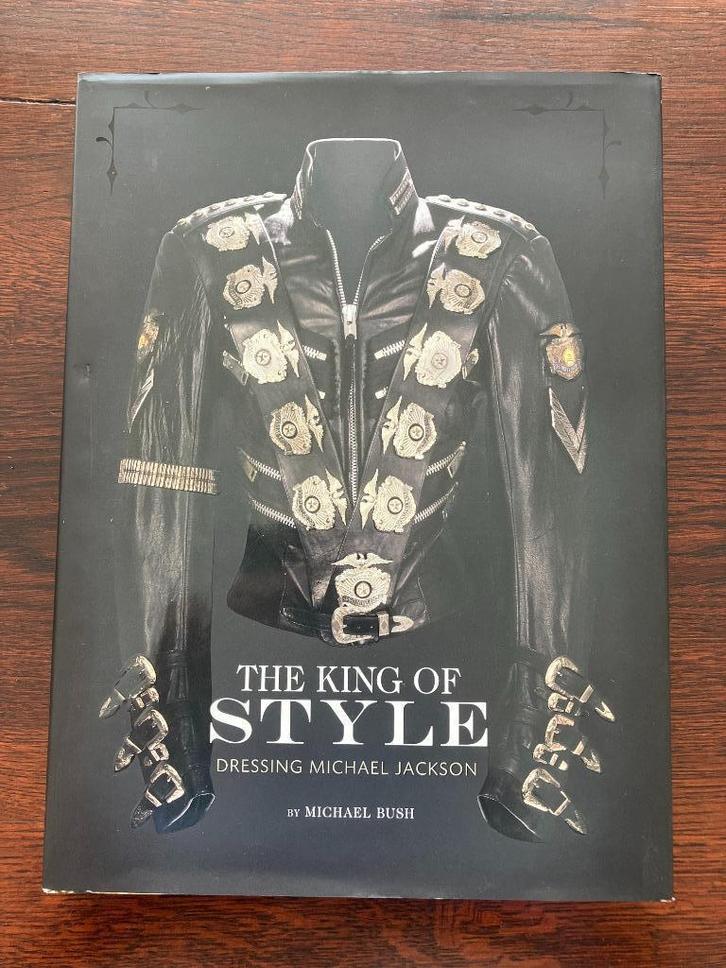 The King of Style: Dressing Michael Jackson – Michael Bush, Boeken, Muziek, Zo goed als nieuw, Artiest, Ophalen of Verzenden