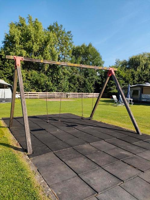 Stevige schommels met rubberen tegels, Kinderen en Baby's, Speelgoed | Buiten | Speeltoestellen, Gebruikt, Schommel, Ophalen