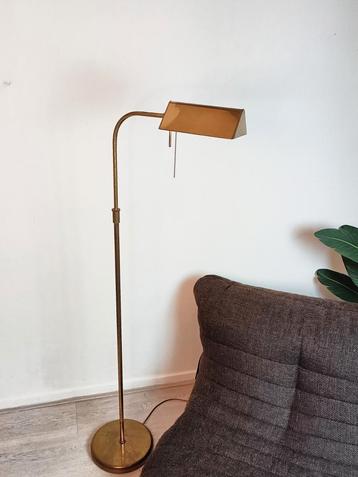 Vintage klassieke midcentury vloerlamp goud messing  beschikbaar voor biedingen