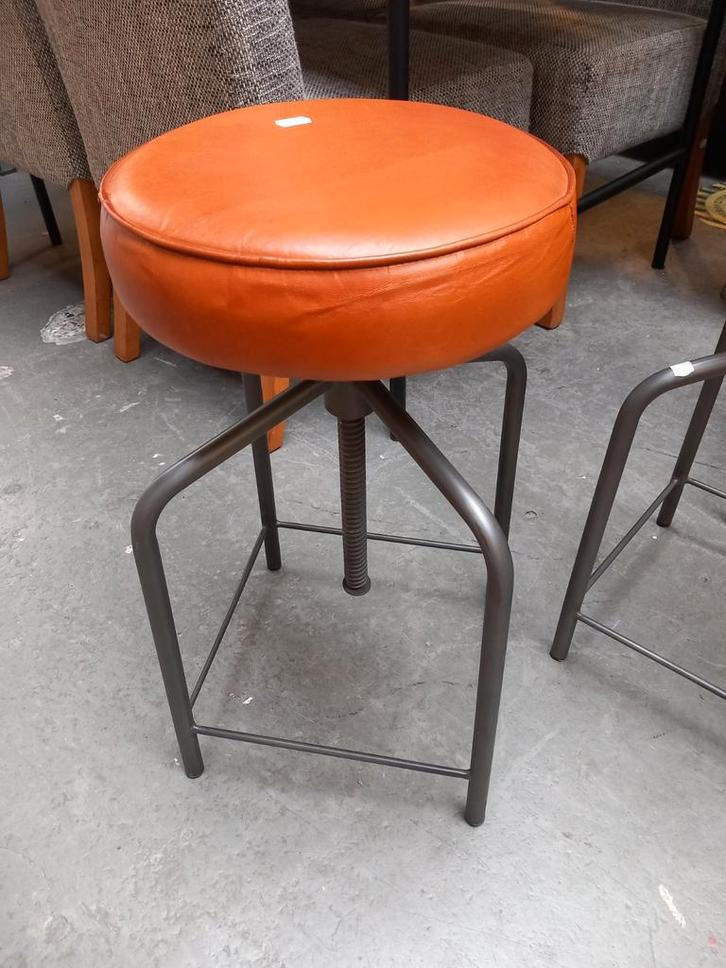 3 Industriële Krukken, Huis en Inrichting, Stoelen, Gebruikt, Drie, Leer, Metaal, Bruin, Ophalen