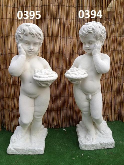 Jongen en meisje met schaal in handen, Tuin en Terras, Tuinbeelden, Nieuw, Mensenbeeld, Beton, Ophalen