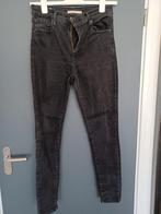 Levi's high super skinny zwart maat 29, Blauw, Ophalen of Verzenden, Zo goed als nieuw, W30 - W32 (confectie 38/40)