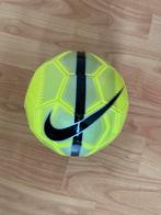 Kleine Nike voetbal, Sport en Fitness, Voetbal, Maat XS of kleiner, Ophalen of Verzenden, Zo goed als nieuw, Bal