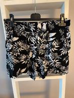 Zwart witte short maat 36, Kleding | Dames, Kort, Zwart, Ophalen of Verzenden, Zo goed als nieuw