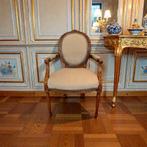 Lodewijk XVI fauteuil met beige ribstof en blauwe accenten, Antiek en Kunst, Antiek | Meubels | Stoelen en Banken, Ophalen