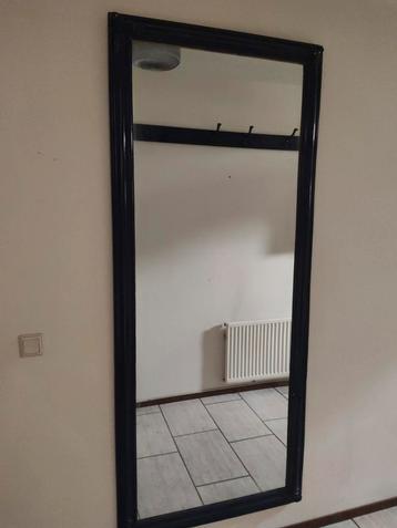 Grote rechthoekige spiegel: 200 x 85 . Houten lijst beschikbaar voor biedingen