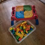 MEGABLOKS speeltafel+ extra bouwstenen voor veel bouwplezier, Kinderen en Baby's, Speelgoed | Bouwstenen, Ophalen, Zo goed als nieuw