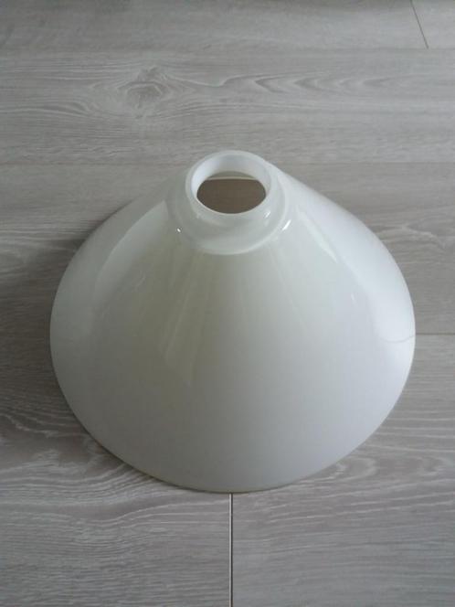 Melkglazen lampenkap, Huis en Inrichting, Lampen | Lampenkappen, Zo goed als nieuw, 25 tot 50 cm, Rond, Wit, Ophalen of Verzenden