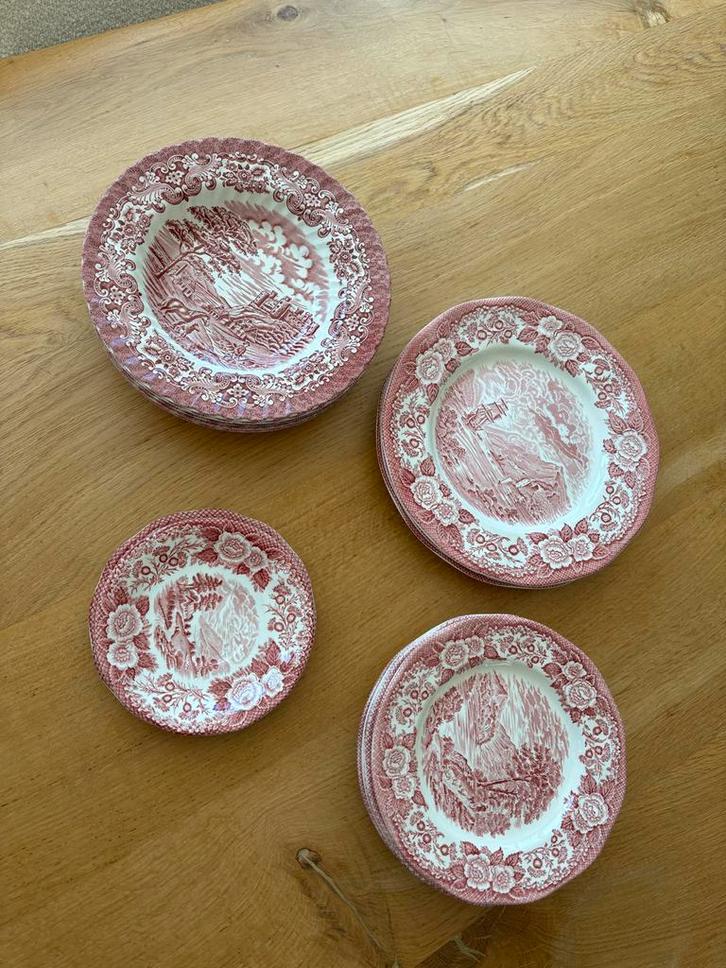 Borden "Lochs of Schotland" Wedgwood, Huis en Inrichting, Keuken | Servies, Gebruikt, Bord(en), Wedgwood, Aardewerk, Ophalen