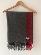 acne studios scarf. Apc, Ophalen of Verzenden, Zo goed als nieuw, Sjaal