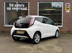 Toyota Aygo 1.0 VVT-i x-play | Airco | Camera | Cruise | Lee, Auto's, Voorwielaandrijving, Gebruikt, Euro 6, 4 stoelen