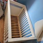Ledikant commode en plankje, Kinderen en Baby's, Kinderkamer | Bedden, Ophalen, Gebruikt, Lattenbodem, Minder dan 140 cm