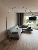 Grote Booglamp met betonnen voet en grijze kap, Huis en Inrichting, Lampen | Vloerlampen, Ophalen, Zo goed als nieuw, Metaal, 200 cm of meer