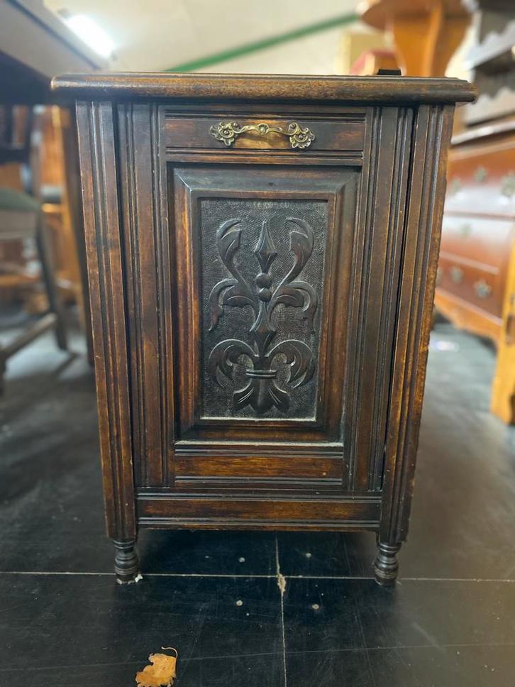 Franse eikenhouten kolenkit kolenkast fleur de lis, Huis en Inrichting, Kasten | Overige, Gebruikt, Ophalen of Verzenden