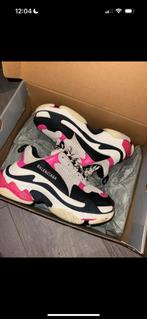 Balenciaga triple S, Kleding | Dames, Schoenen, Balenciaga, Oranje, Ophalen of Verzenden, Sneakers of Gympen