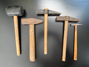 5 hamers: straathamer, rubberhamer en kleine hamer beschikbaar voor biedingen