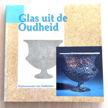 Glas uit de Oudheid (Rijksmuseum voor Oudeheden) beschikbaar voor biedingen