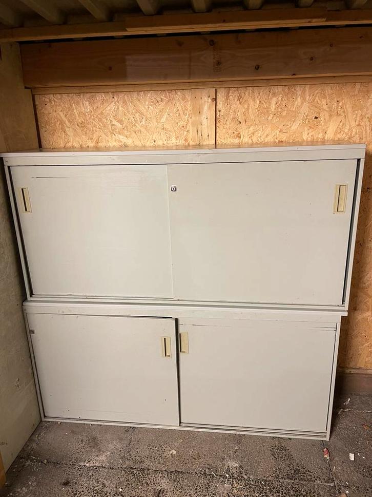 Garage kast, Huis en Inrichting, Kasten | Roldeurkasten en Archiefkasten, Gebruikt, 25 tot 50 cm, Metaal, Meerdere deuren, Ophalen