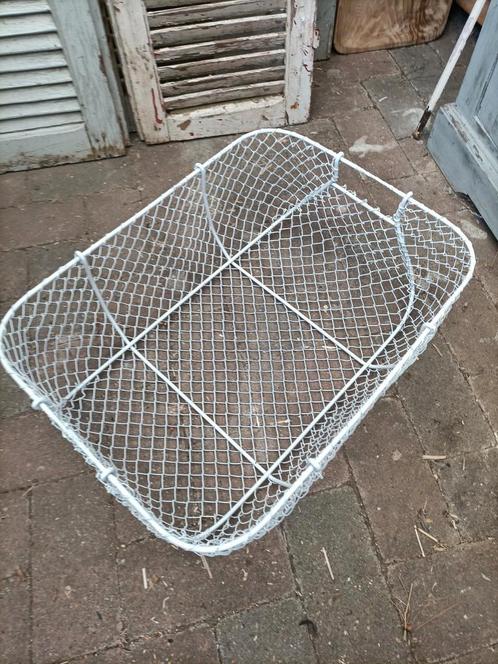 Witte grote ijzeren stevige draadmand, Huis en Inrichting, Woonaccessoires | Schalen en Manden, Zo goed als nieuw, Rechthoekig