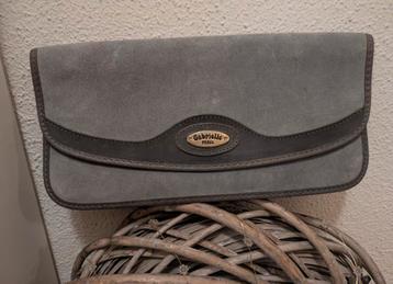vintage grijs suède envelop tas van t merk Gabrielle Paris  beschikbaar voor biedingen
