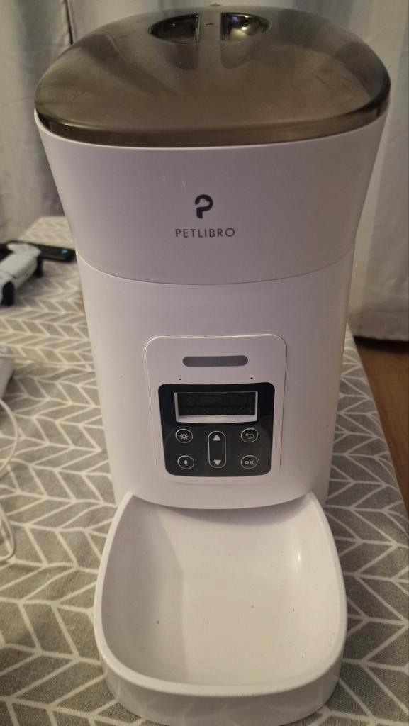 Automatische voerdispenser voor katten & honden (4 L), Dieren en Toebehoren, Kattenvoerbakken en Drinkbakken, Zo goed als nieuw