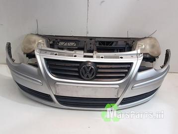 Voorbumper van een Volkswagen Polo (8E) beschikbaar voor biedingen