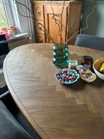 Houten ovale tafel met visgraat motief., Huis en Inrichting, Tafels | Eettafels, Gebruikt, Ophalen