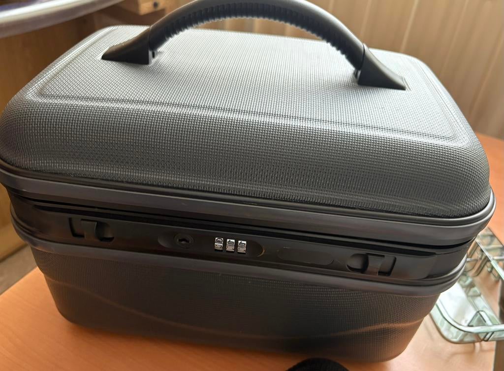 Beautycase, Ophalen, Gebruikt, Met slot, Grijs