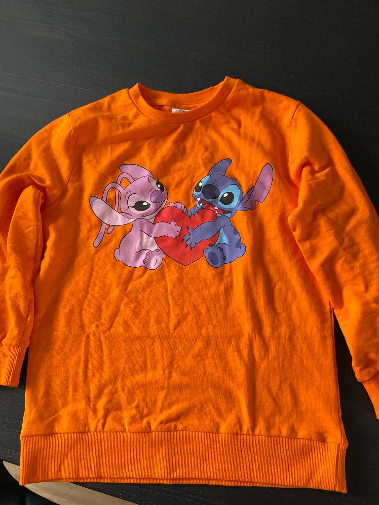 Stitch trui Koningsdag 140, Ophalen, Zo goed als nieuw, Meisje, Trui of Vest