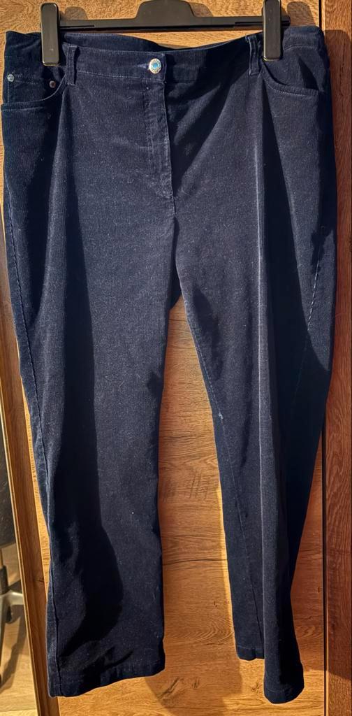 Mooie zwarte lange broek, Kleding | Dames, Broeken en Pantalons, Zo goed als nieuw, Maat 46/48 (XL) of groter, Zwart, Lang, Ophalen of Verzenden