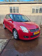 Suzuki Swift 1.3 5D 2010 Rood APK JANUARI 2027, Auto's, Suzuki, Voorwielaandrijving, 40 €/maand, 400 kg, Swift