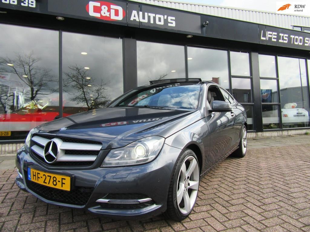 Mercedes-Benz C-klasse Coupé 200 AUT PANO LEDER 2013, Auto's, Euro 5, Achterwielaandrijving, 4 cilinders, 4 stoelen