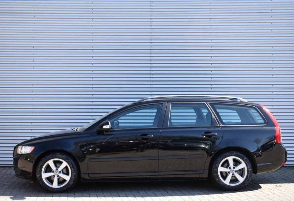 Volvo V50 1.6 D2 S/S KINETIC / ECC / PDC / EXPORTPRIJS, Voorwielaandrijving, 4 cilinders, 1290 kg, Zwart