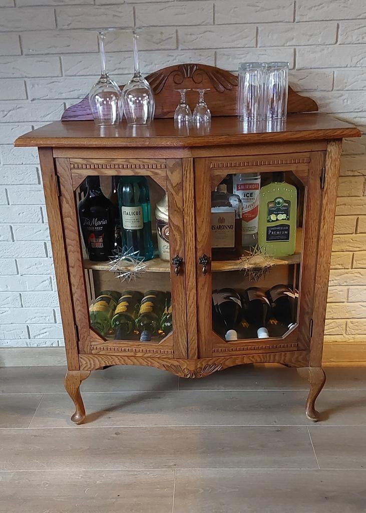 Drankenkast met geslepen glas, Ophalen