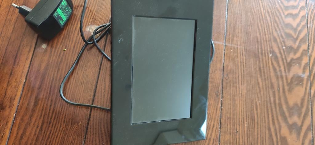 Digitale fotolijstje Sony, Ophalen of Verzenden, Zo goed als nieuw, 8 tot 12 inch, Afstandsbediening