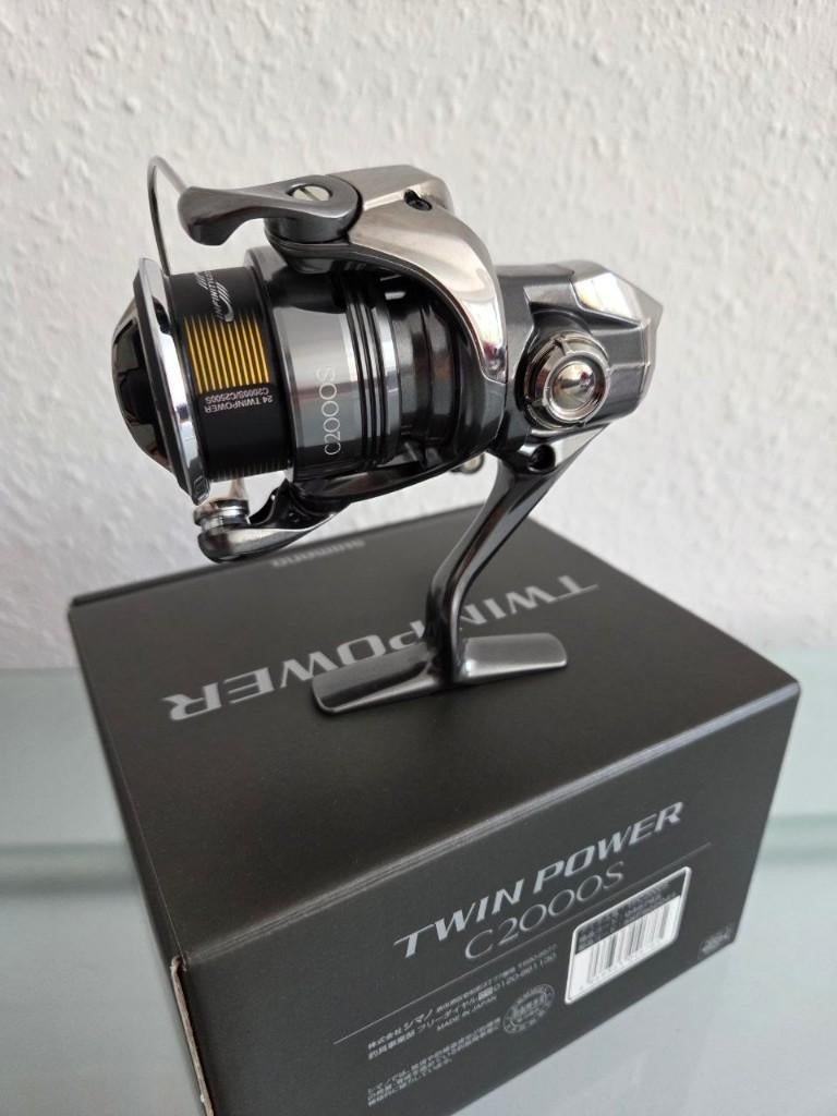 Shimano Twin Power C2000S | NIEUW | Complete set | €330, Ophalen of Verzenden, Nieuw, Complete set