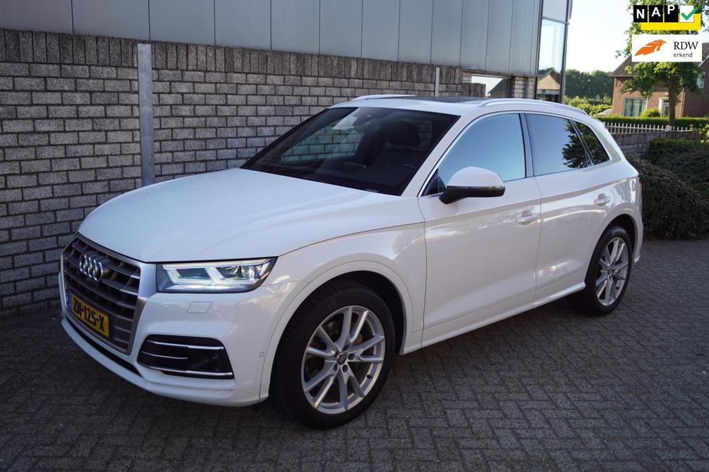 Audi Q5 45 TFSI Quattro S Edition Autom Panodak Luchtvering, Gebruikt, 4 cilinders, Wit, Bedrijf