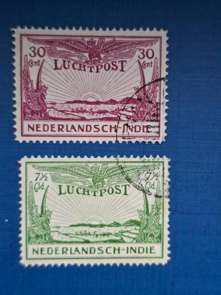 Postzegel NL Indie 1931 2 zegels Luchtpost Allegorisch 10-04, Ophalen of Verzenden, Gestempeld, Nederlands-Indië