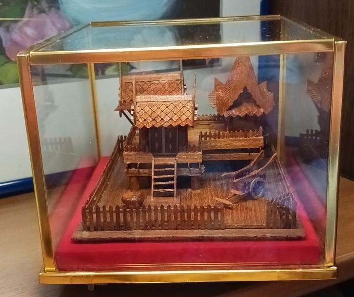 Miniatuur Thailand houtsnijwerk Teakhout Dorp, Antiek en Kunst, Kunst | Niet-Westerse kunst, Ophalen of Verzenden