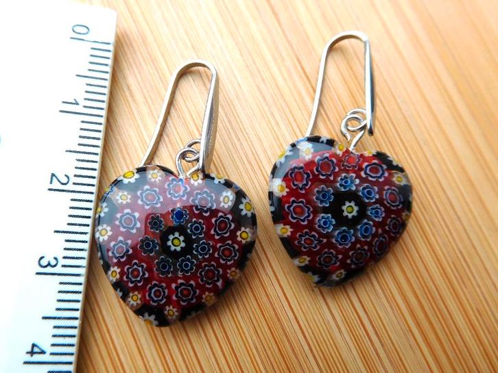 Millefiori hartjes (H24502), Sieraden, Tassen en Uiterlijk, Oorbellen, Nieuw, Hangers, Glas, Ophalen of Verzenden