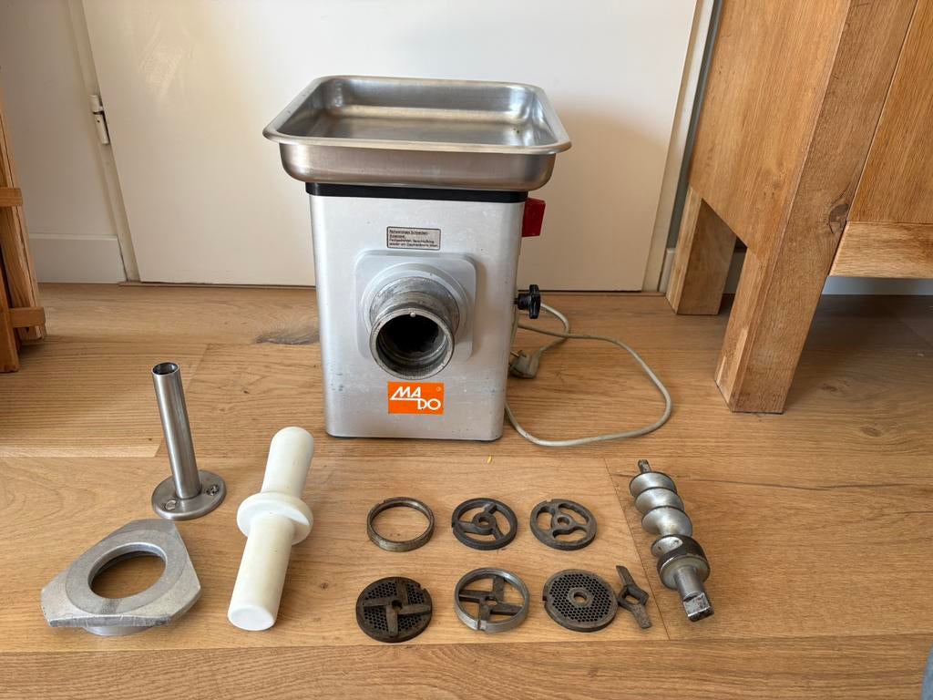 Krachrige profecionele Mado vleesmolen, Ophalen, Nieuw zonder verpakking, Overige typen