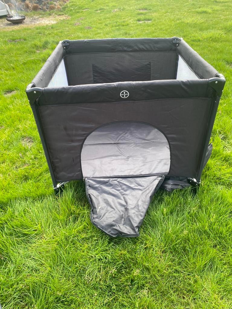 Reis box / buiten box reisbox reisbedje inklapbaar, Kinderen en Baby's, Boxen, Ophalen, Zo goed als nieuw