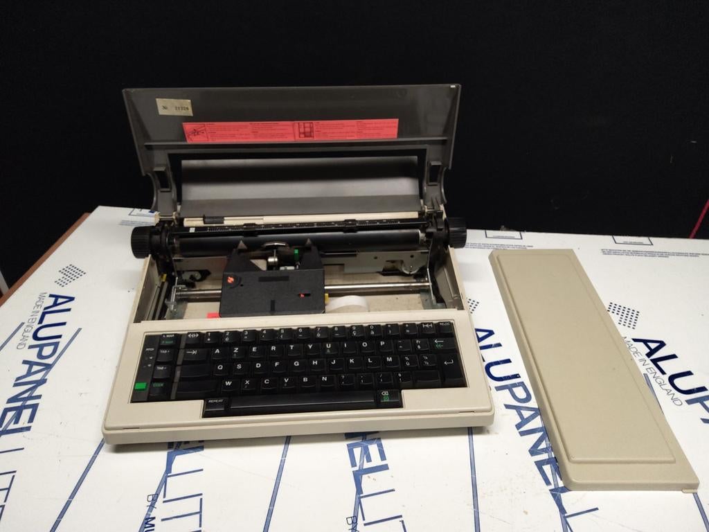 Typemachines  5 stuks  kelder opruiming, Ophalen, Nieuw