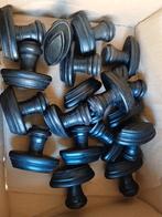 18 Zwarte klassieke houten kastknoppen (rilkrukje) ca 5,5 cm, Ophalen of Verzenden
